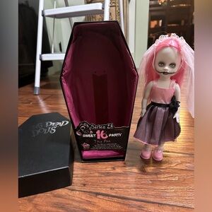 Living Dead Dolls. Tina Pink